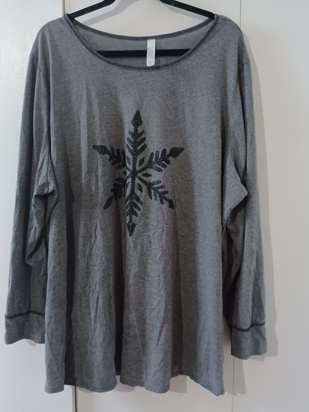 Cacique Gray Long-Sleeve Top with Black Snowflake Print